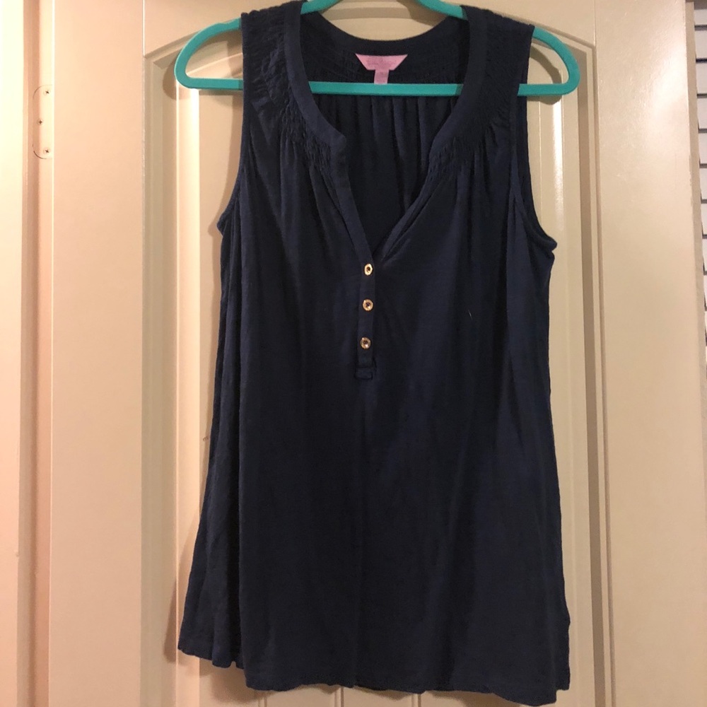 Never worn Essie top